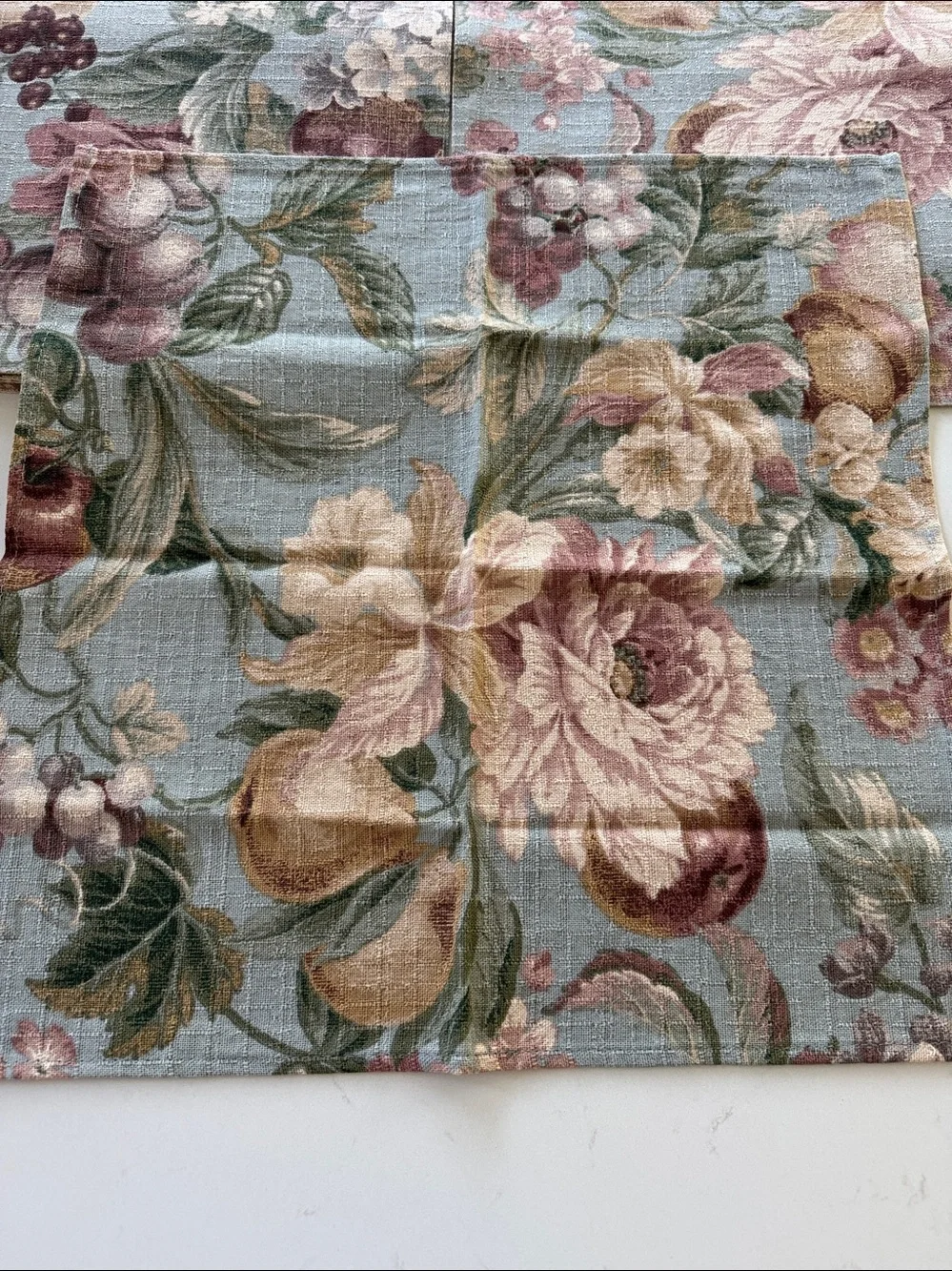 Crate & Barrel Floral Placemat Set of 8 matching napkins. Dusty Blue & Rose New